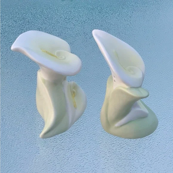 Calla Lily Porcelain Ceramic Salt and Pepper Shakers Set - Picture 2 of 6